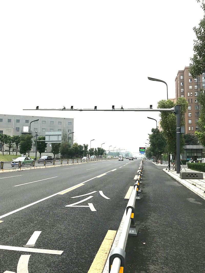 菲尼特監控立桿