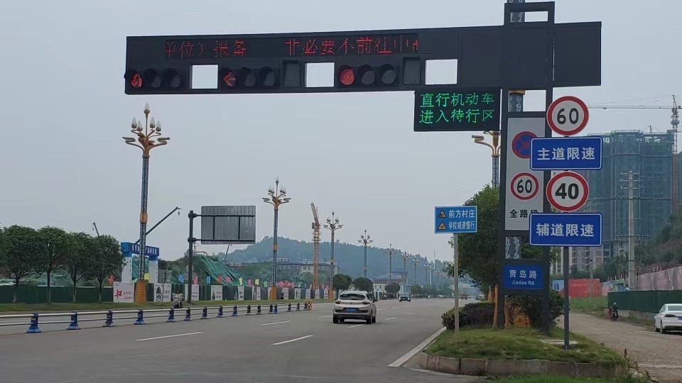 成都道路信號燈桿定制工廠在哪