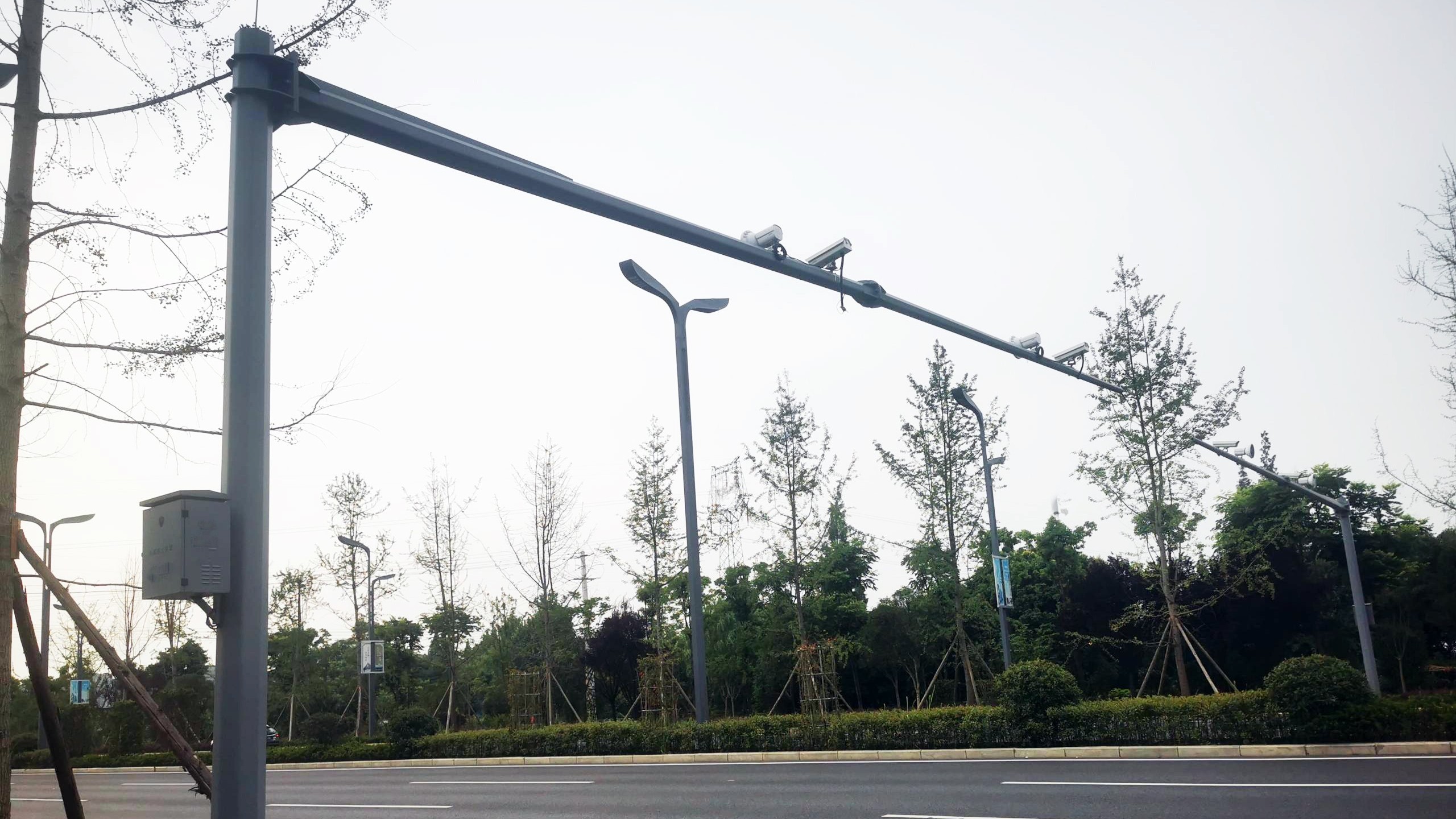 成都電子警察桿制造廠家哪好