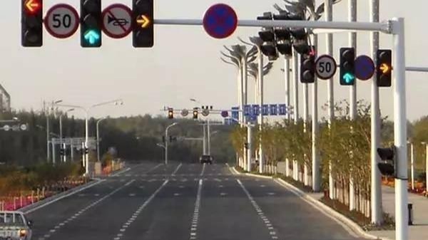 成都道路紅綠燈桿批發廠家哪有