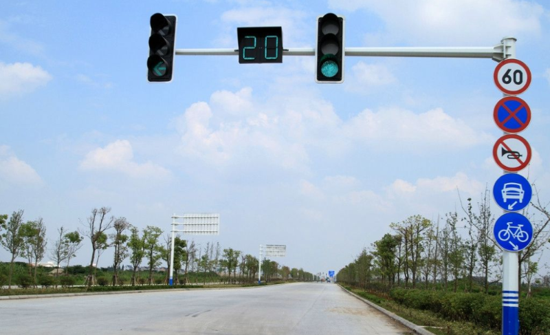 菲尼特交通信號燈桿